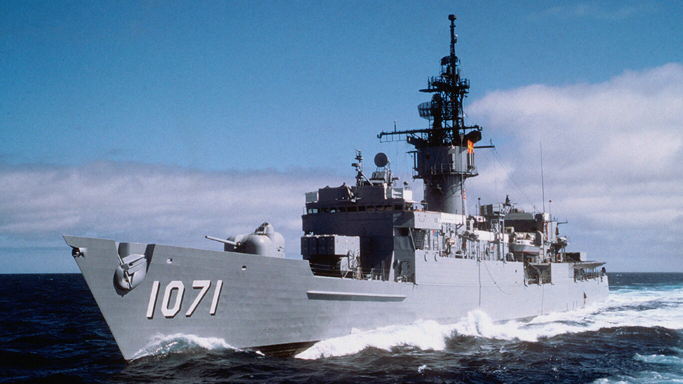BLCHR_sol_marine-warship